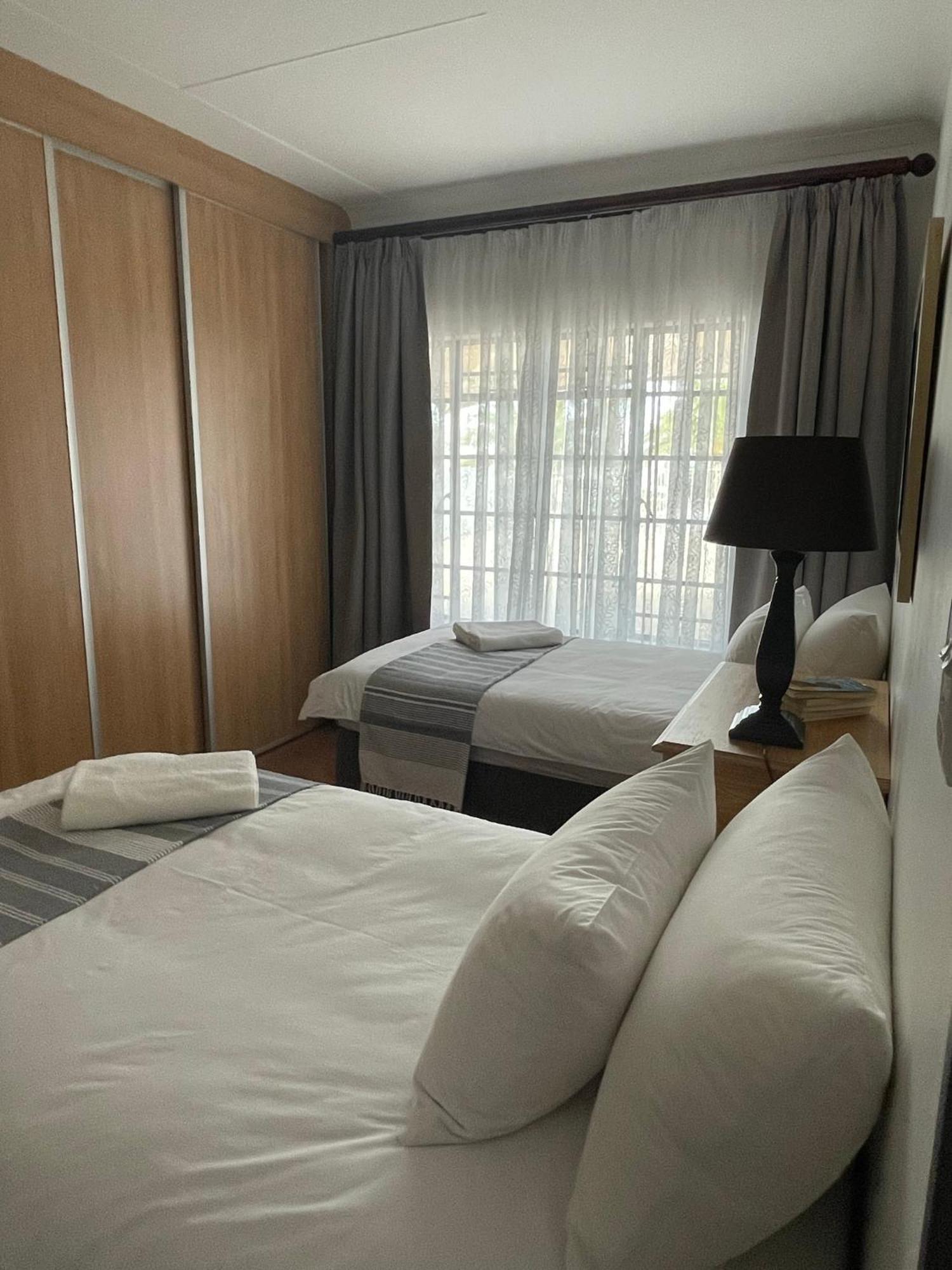 City Comfort Self Catering Windhoek Bagian luar foto
